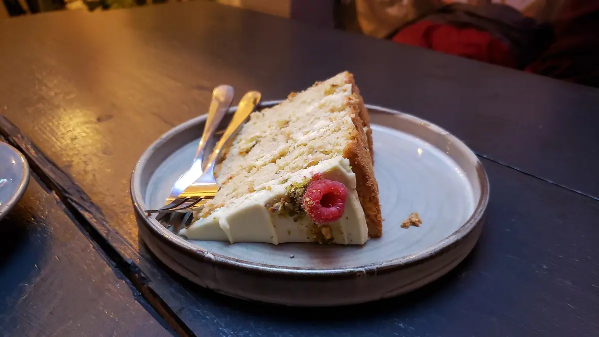 Cafe Crescent – cake shop in Bolton town centre
